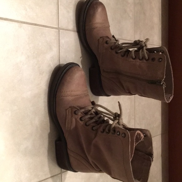 Steve Madden worker/combat boot - Picture 3 of 6